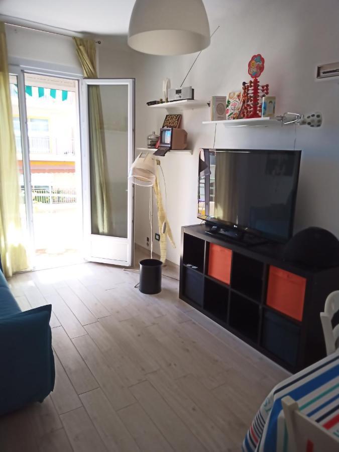 Grand F2 60Mq Centre Antibes, Proche Plages, Commerces, 2 Balcons, Parking, Train, Bus, Deco Vintage, Pet Friendly, Ideal Famille Ou 1-2 Couples Экстерьер фото