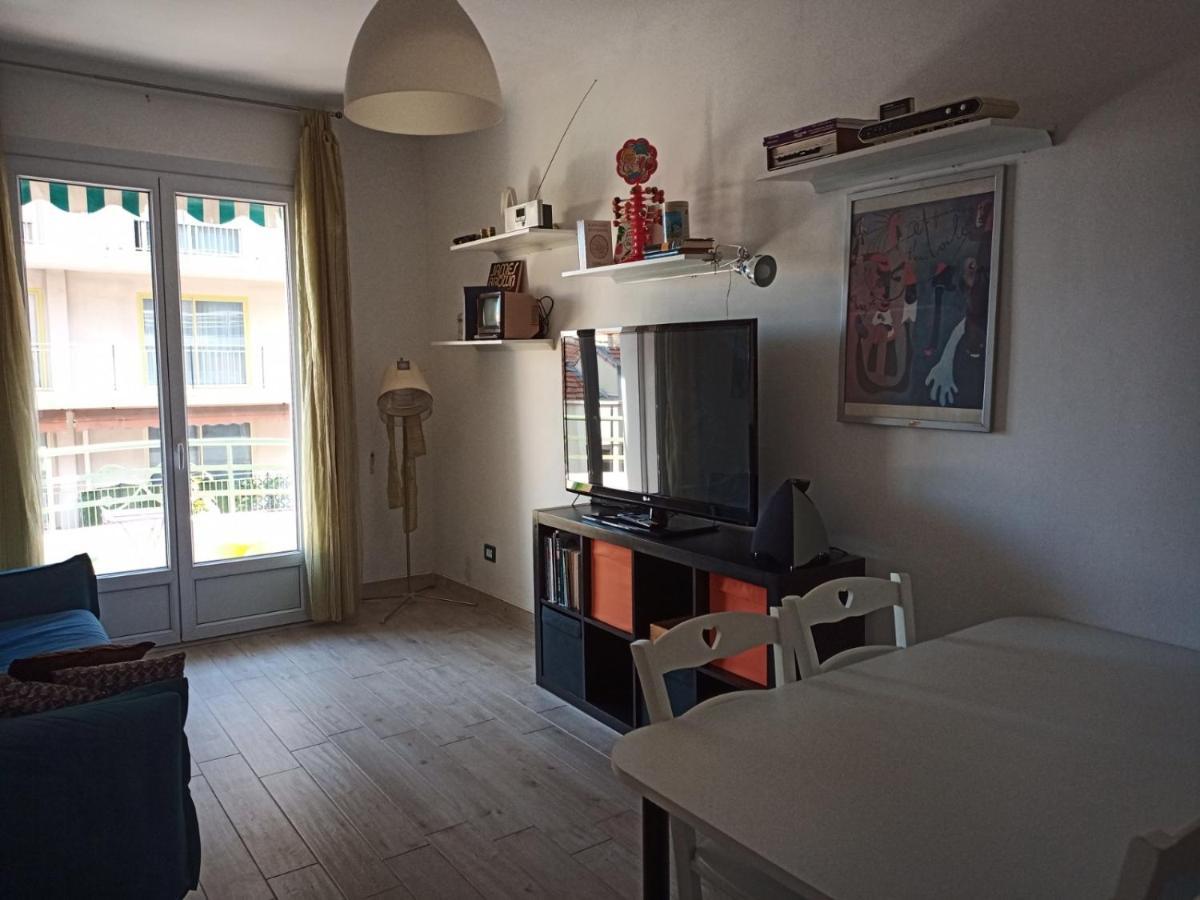 Grand F2 60Mq Centre Antibes, Proche Plages, Commerces, 2 Balcons, Parking, Train, Bus, Deco Vintage, Pet Friendly, Ideal Famille Ou 1-2 Couples Экстерьер фото