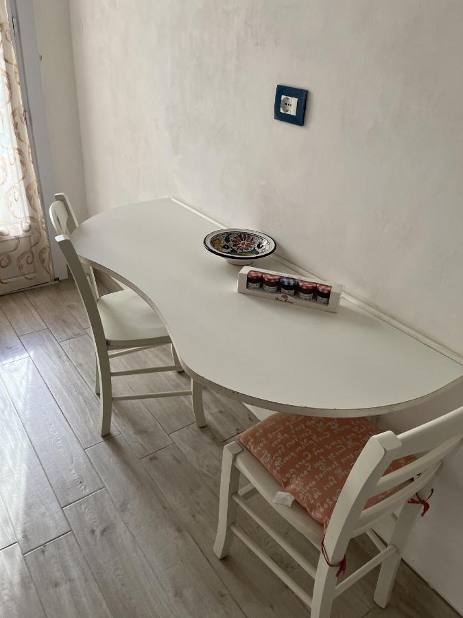 Grand F2 60Mq Centre Antibes, Proche Plages, Commerces, 2 Balcons, Parking, Train, Bus, Deco Vintage, Pet Friendly, Ideal Famille Ou 1-2 Couples Экстерьер фото